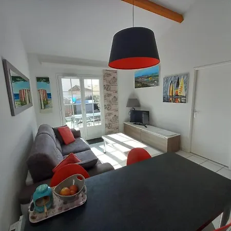 Maison A 150m De La Avec Piscine, Jardin Et Wifi - - Fr-1-231-251