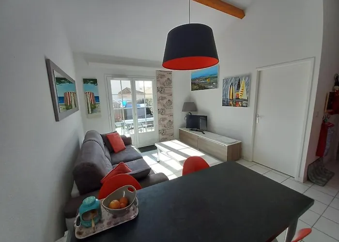 Maison A 150m De La Avec Piscine, Jardin Et Wifi - - Fr-1-231-251